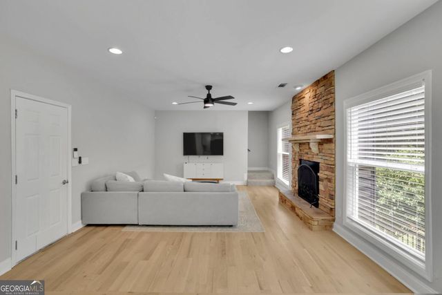 4418 Shellie Lane, Oakwood, GA 30566