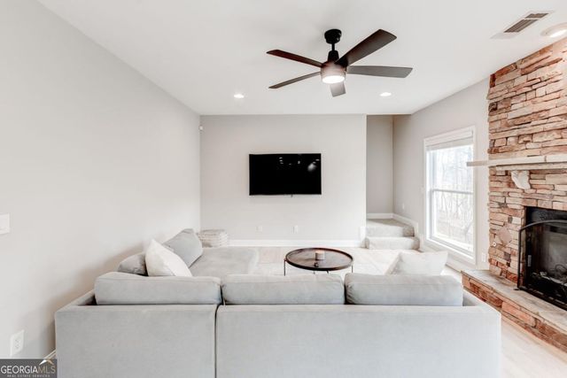 4418 Shellie Lane, Oakwood, GA 30566
