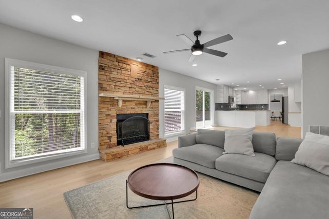 4418 Shellie Lane, Oakwood, GA 30566