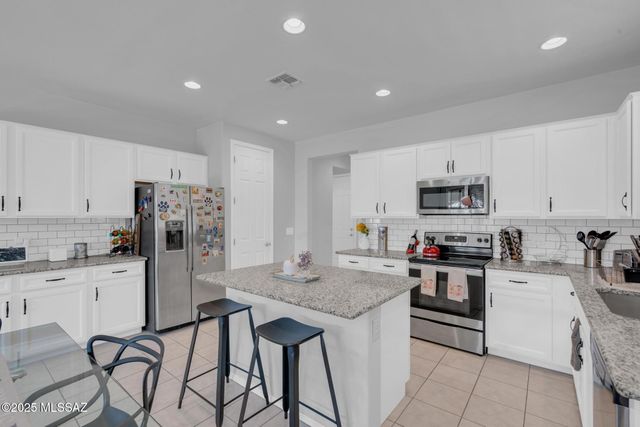 6556 E Via Arroyo Azul, Tucson, AZ 85756