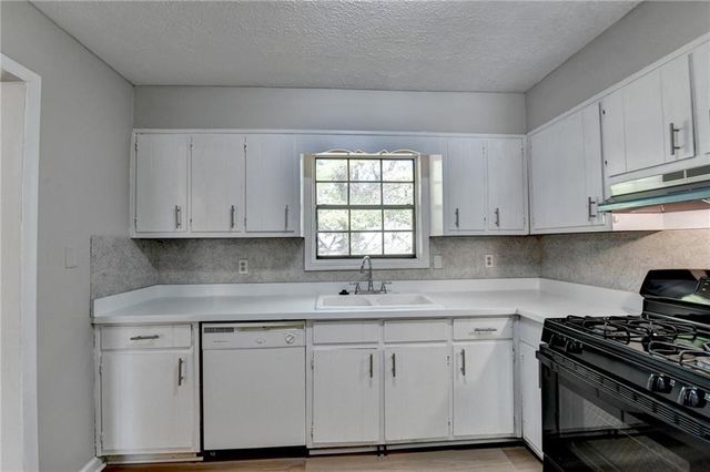 2447 Landington Way, Duluth, GA 30096