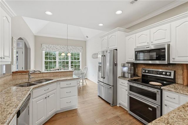 8665 Bay Drive, Gainesville, GA 30506