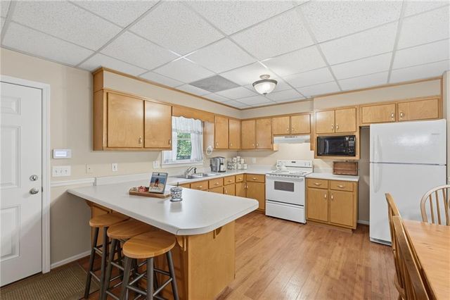 8665 Bay Drive, Gainesville, GA 30506