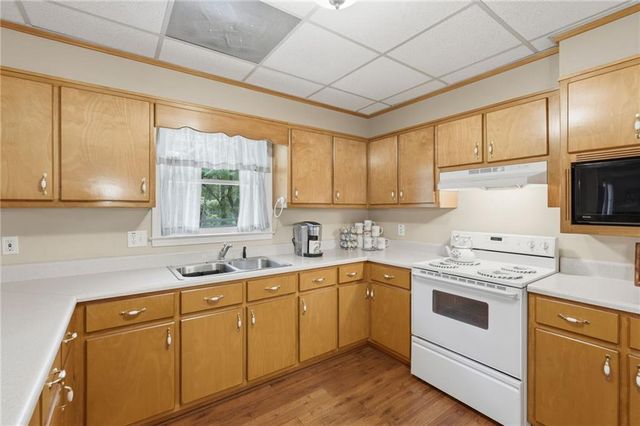 8665 Bay Drive, Gainesville, GA 30506