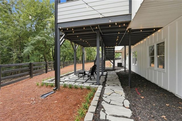 8665 Bay Drive, Gainesville, GA 30506