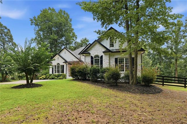 8665 Bay Drive, Gainesville, GA 30506