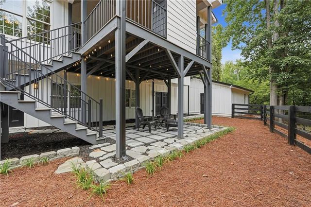 8665 Bay Drive, Gainesville, GA 30506
