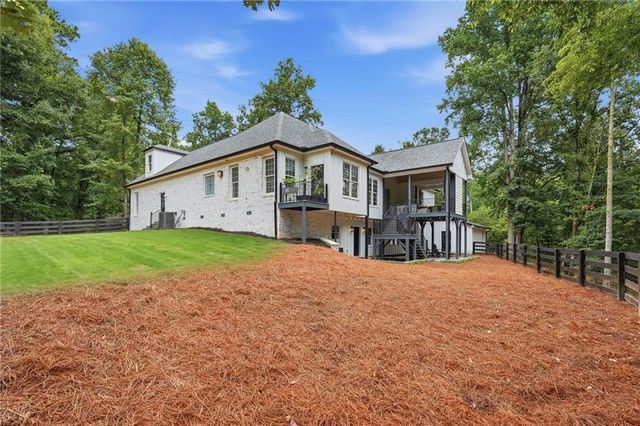 8665 Bay Drive, Gainesville, GA 30506