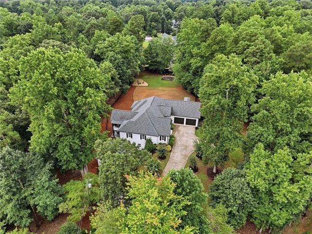 8665 Bay Drive, Gainesville, GA 30506
