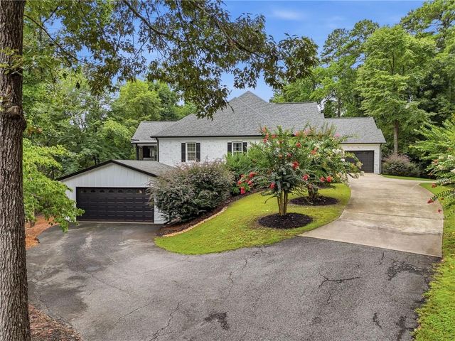 8665 Bay Drive, Gainesville, GA 30506