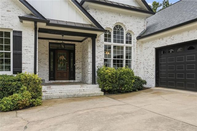 8665 Bay Drive, Gainesville, GA 30506