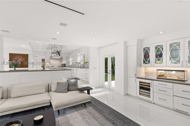 1261 N Greenway Dr, Coral Gables, FL 33134