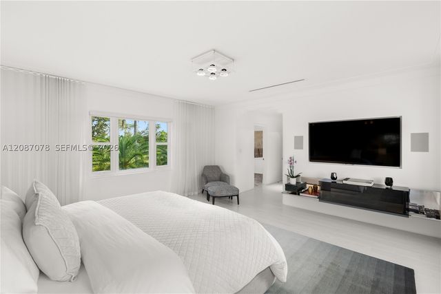 1261 N Greenway Dr, Coral Gables, FL 33134