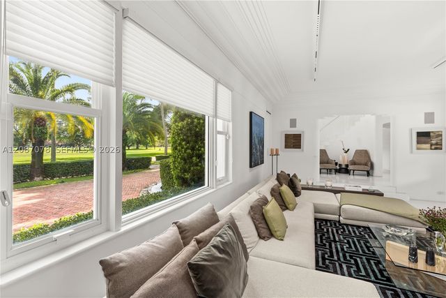1261 N Greenway Dr, Coral Gables, FL 33134