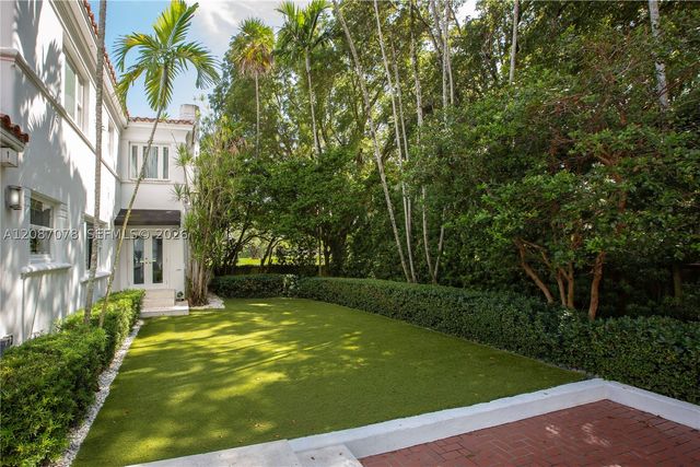 1261 N Greenway Dr, Coral Gables, FL 33134