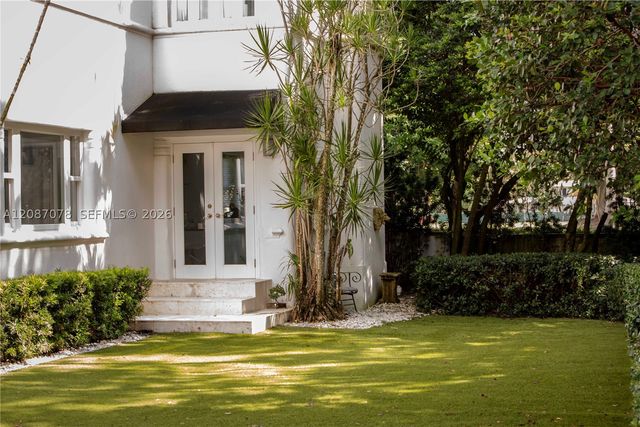 1261 N Greenway Dr, Coral Gables, FL 33134