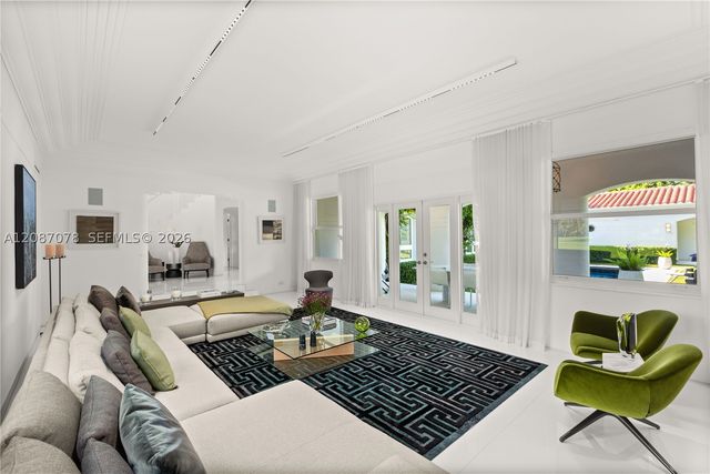 1261 N Greenway Dr, Coral Gables, FL 33134