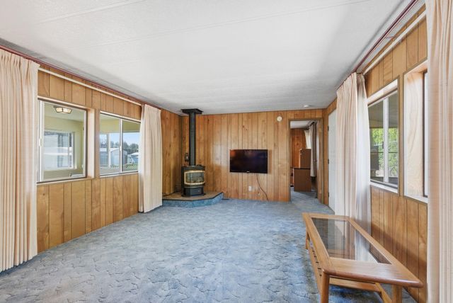 19014 W Bunker Rd, Cheney, WA 99004