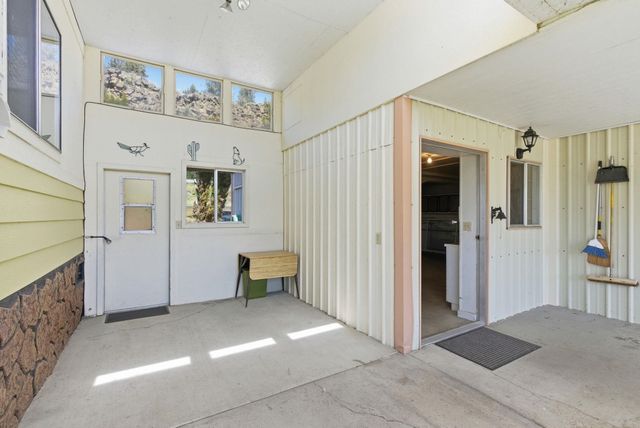 19014 W Bunker Rd, Cheney, WA 99004