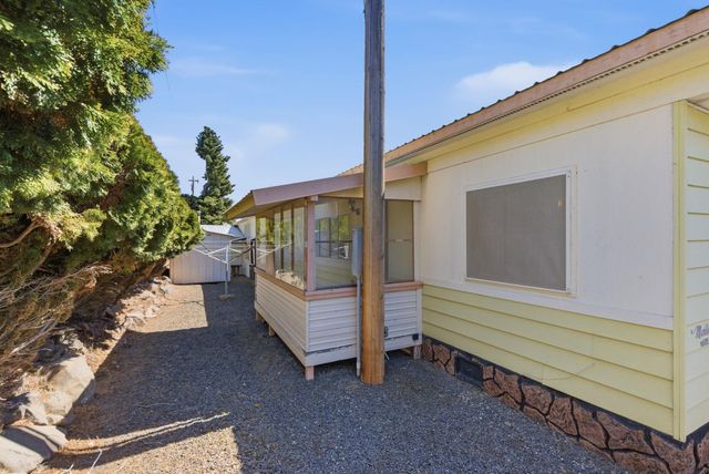 19014 W Bunker Rd, Cheney, WA 99004