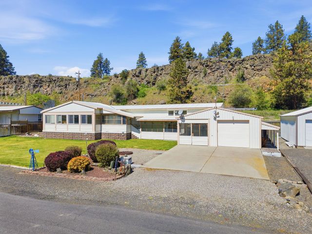 19014 W Bunker Rd, Cheney, WA 99004