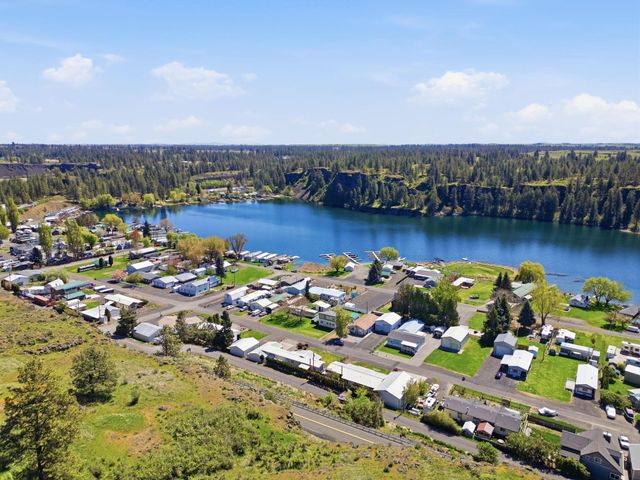 19014 W Bunker Rd, Cheney, WA 99004