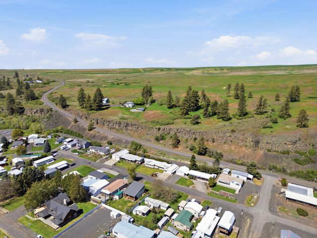 19014 W Bunker Rd, Cheney, WA 99004