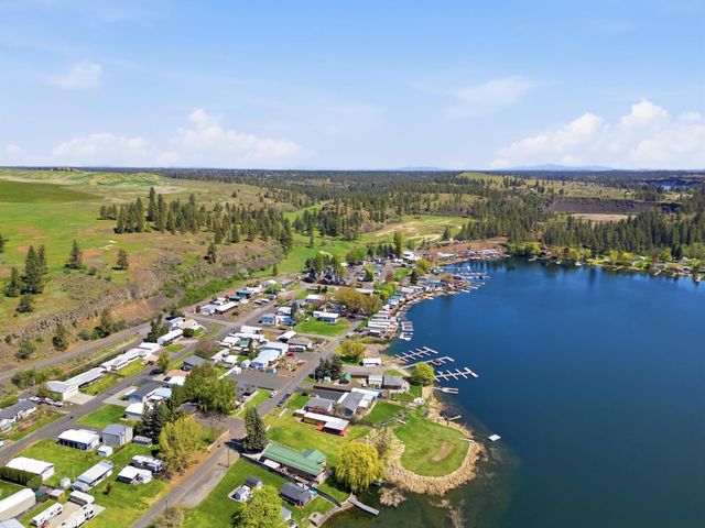 19014 W Bunker Rd, Cheney, WA 99004