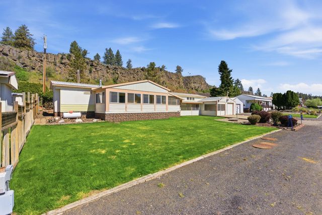 19014 W Bunker Rd, Cheney, WA 99004