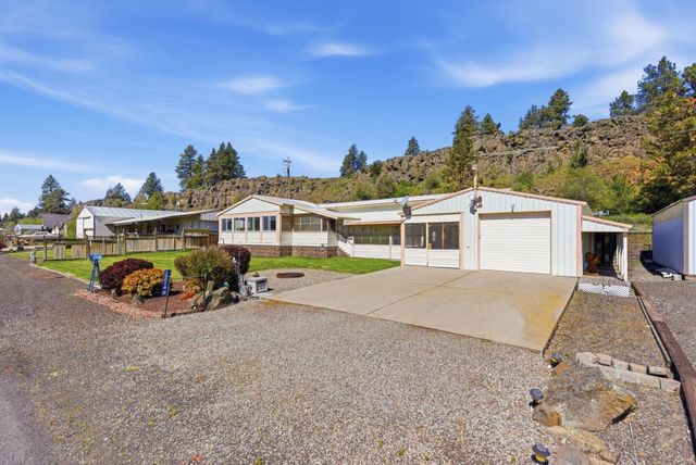 19014 W Bunker Rd, Cheney, WA 99004