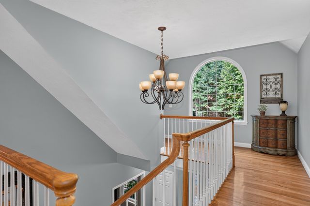 51 Danforth Ln, Bolton, MA 01740