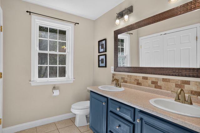 51 Danforth Ln, Bolton, MA 01740