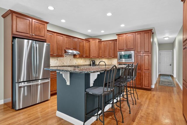 51 Danforth Ln, Bolton, MA 01740