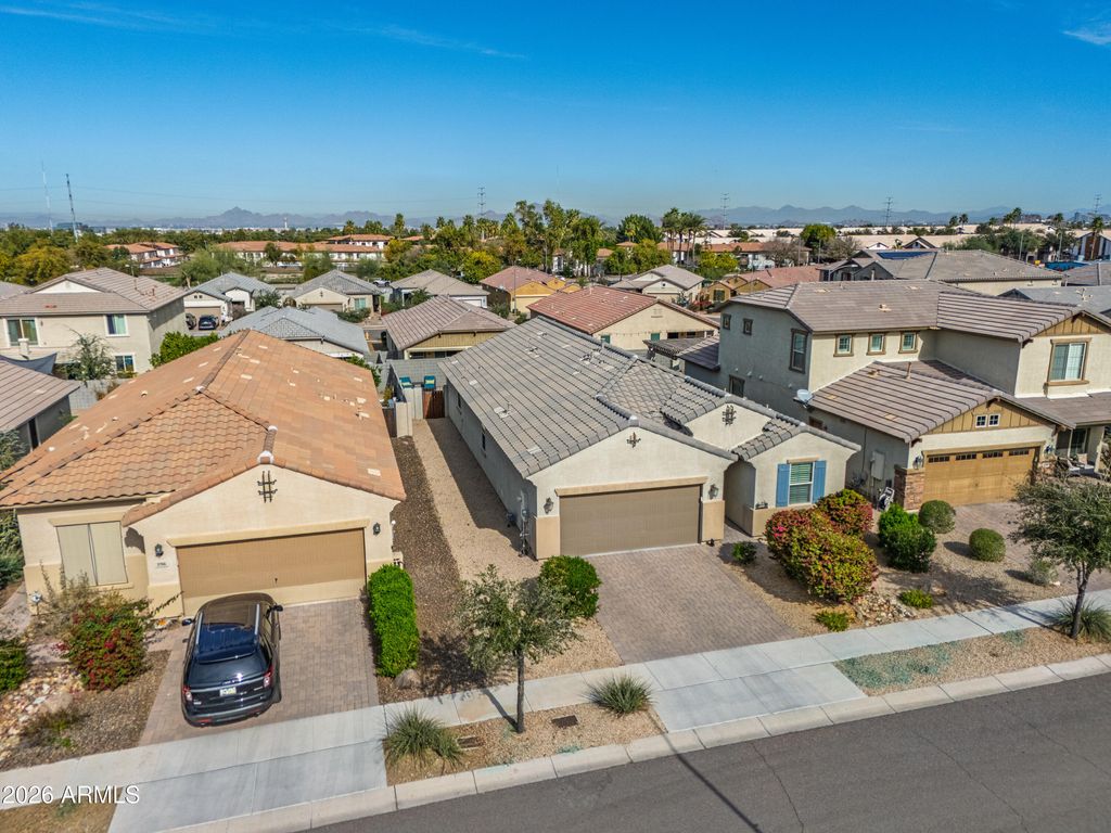 3710 E BRANHAM Lane, Phoenix, AZ 85042 — photo 4