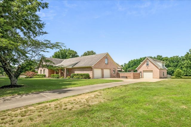 2439 GEORGE R JAMES RD, Eads, TN 38028