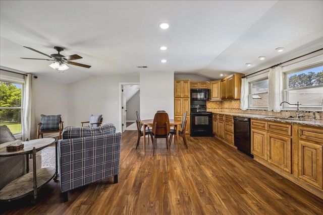 2439 GEORGE R JAMES RD, Eads, TN 38028