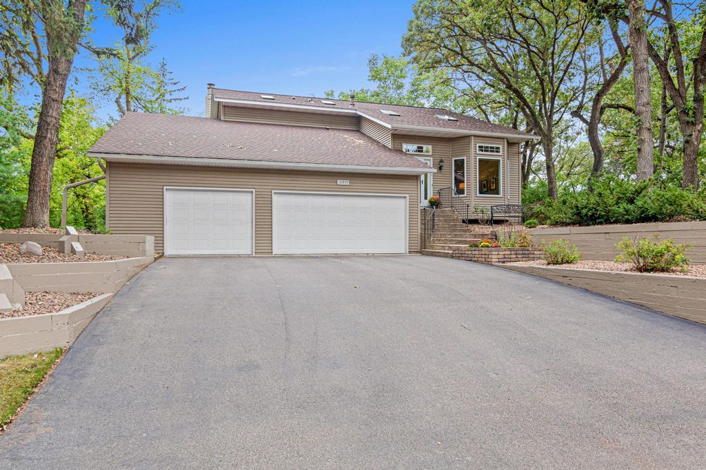 13975 Granada Court, Apple Valley, MN 55124 — photo 2