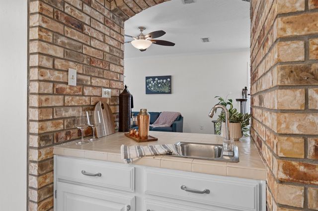 10506 Walpole LN, Austin, TX 78739