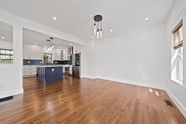 248 Presidents Ln 6, Quincy, MA 02169
