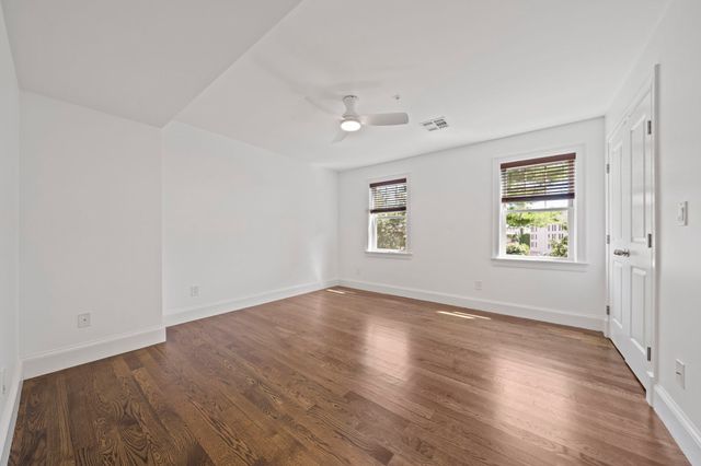 248 Presidents Ln 6, Quincy, MA 02169