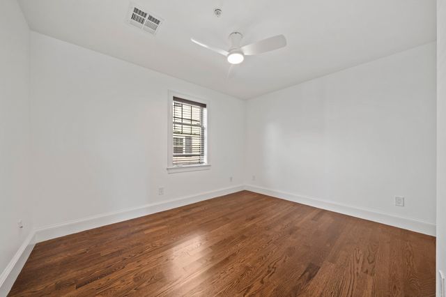 248 Presidents Ln 6, Quincy, MA 02169