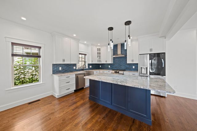 248 Presidents Ln 6, Quincy, MA 02169