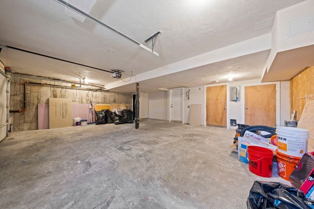 248 Presidents Ln 6, Quincy, MA 02169