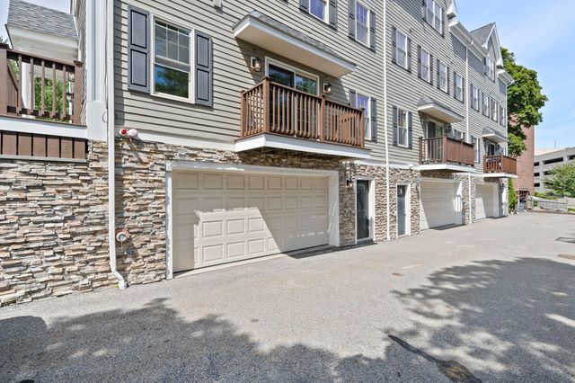 248 Presidents Ln 6, Quincy, MA 02169