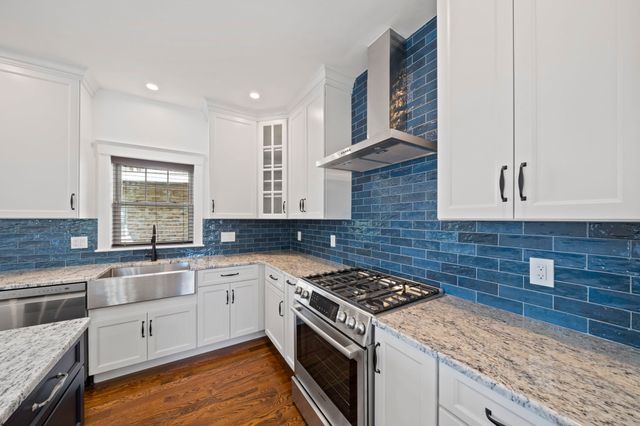 248 Presidents Ln 6, Quincy, MA 02169