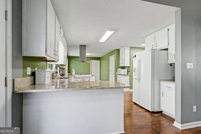 285 Creekside Way, Mcdonough, GA 30252