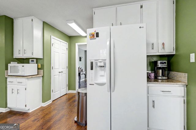 285 Creekside Way, Mcdonough, GA 30252