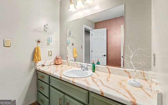 285 Creekside Way, Mcdonough, GA 30252