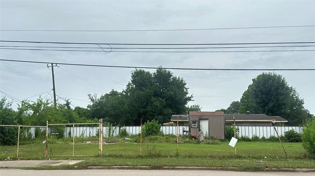 1916 Peachwood Drive, Pasadena, TX 77502