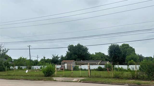 1916 Peachwood Drive, Pasadena, TX 77502
